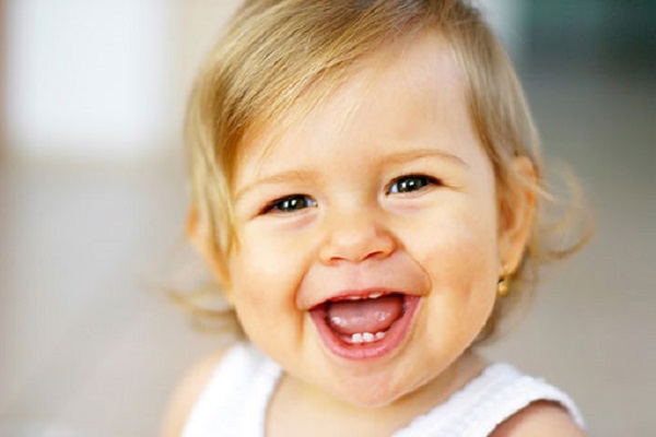 کودکان نیازی به مسواک زدن دندان‌های شیری خود ندارند